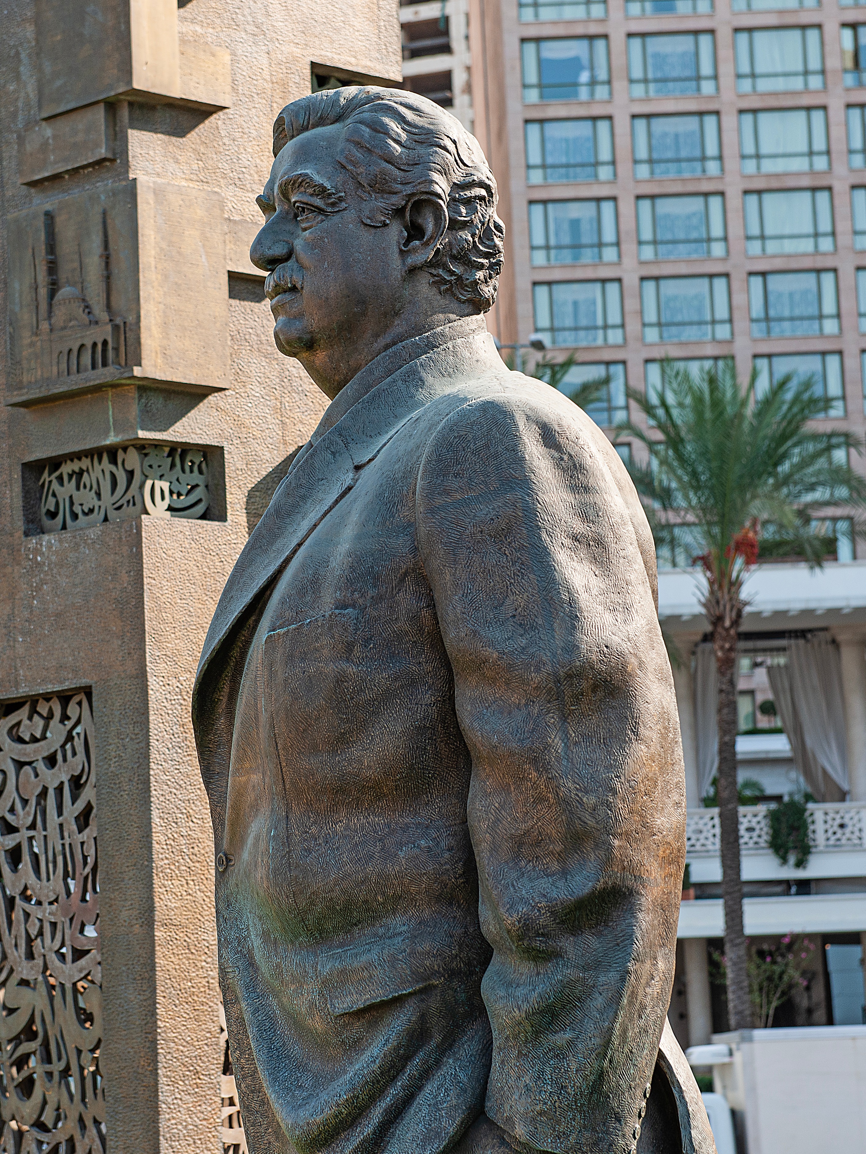 Rafic Hariri assassination site used as the main image for Rafic Hariri Assassination.